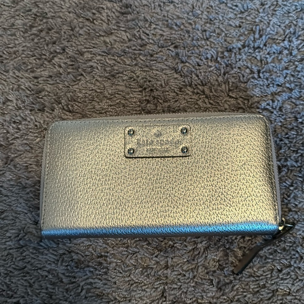 Like new gold Kate Spade zip wallet